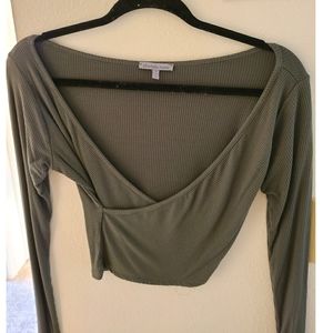 Long sleeve crop top